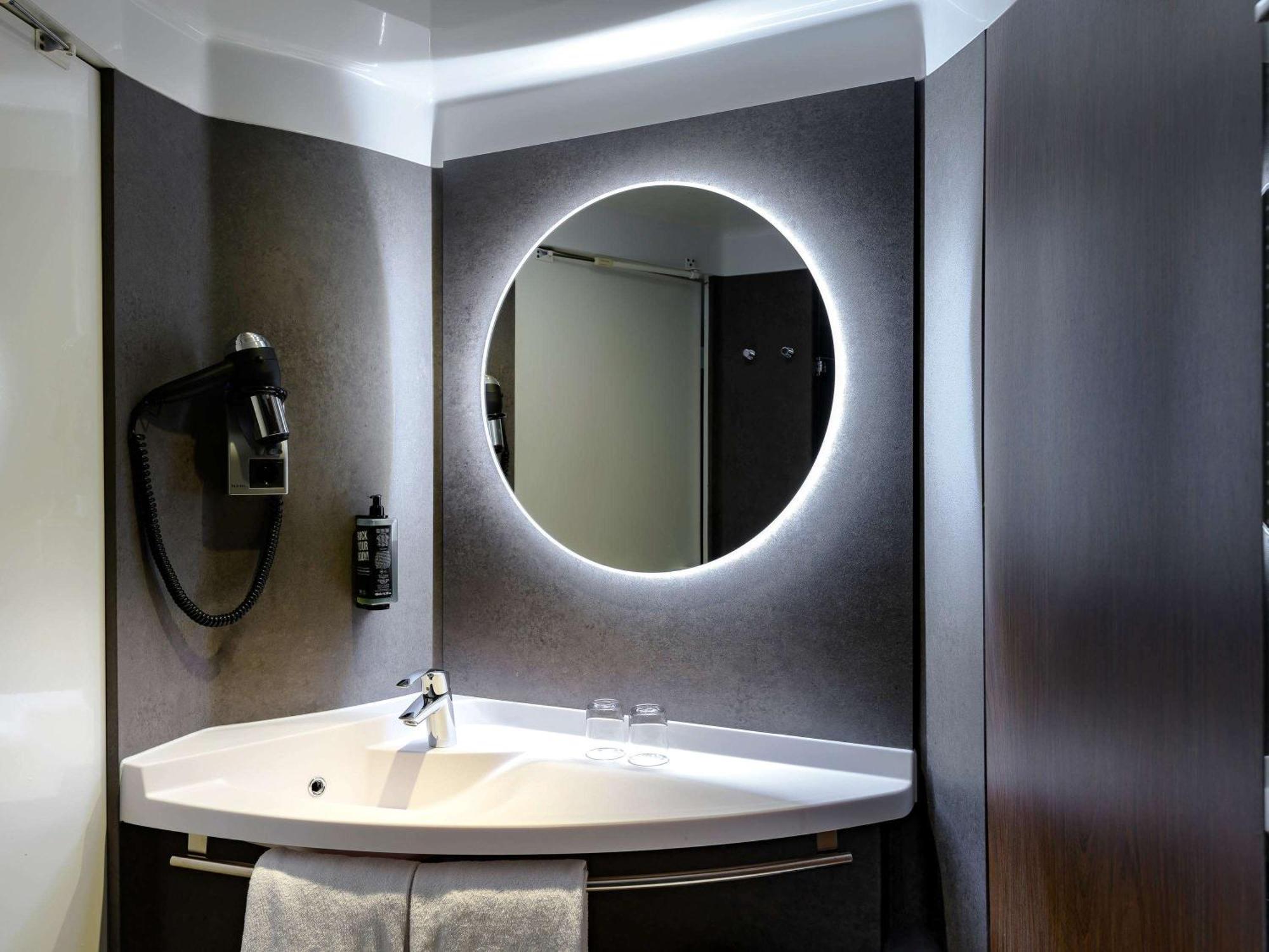 Ibis Muenchen Parkstadt Schwabing Екстериор снимка