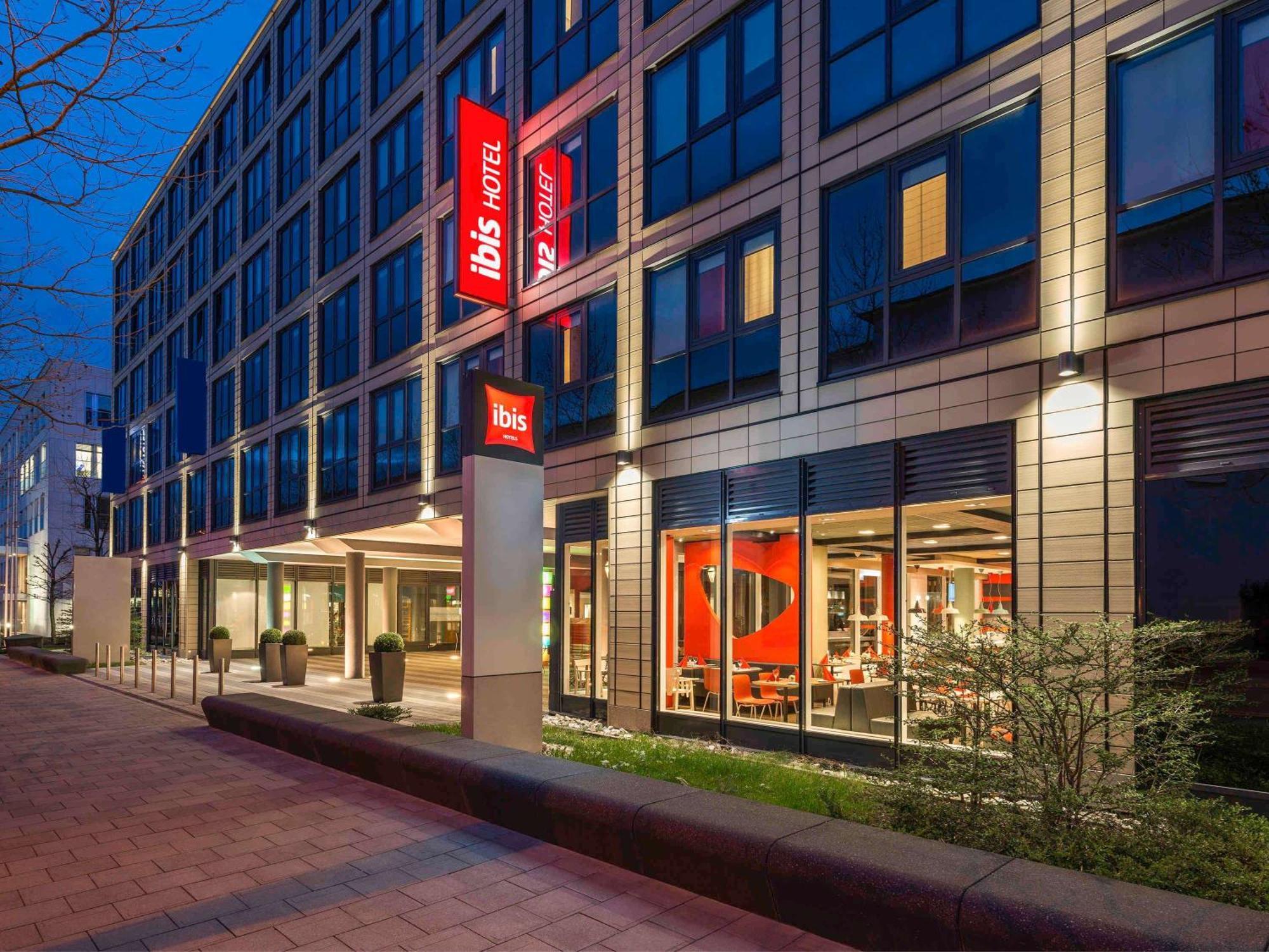 Ibis Muenchen Parkstadt Schwabing Екстериор снимка