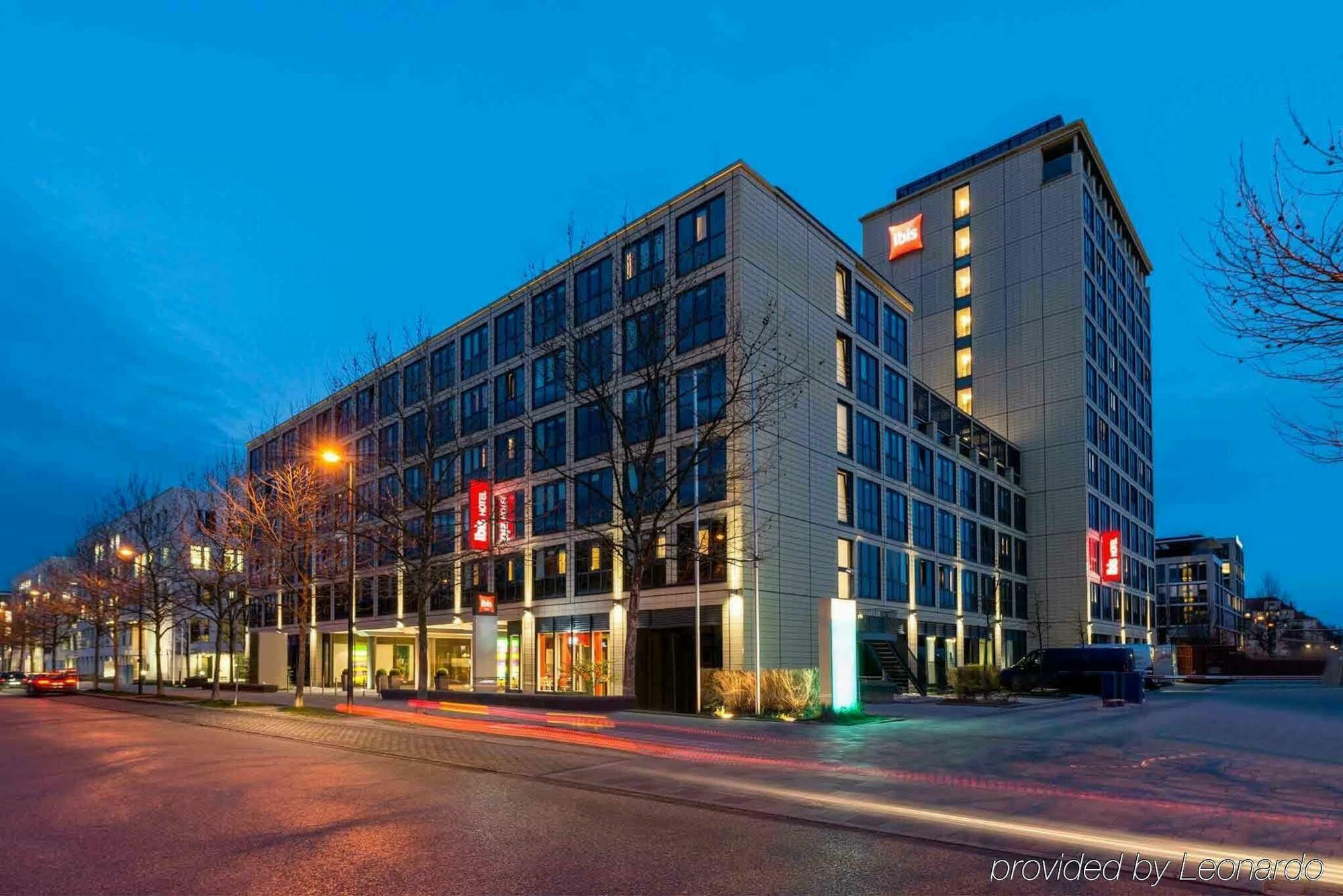 Ibis Muenchen Parkstadt Schwabing Екстериор снимка